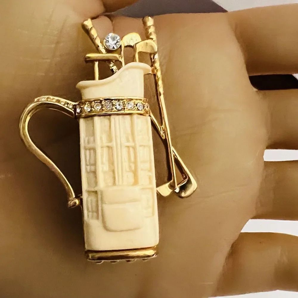 Vintage Lucite Plastic Ivory Gold Tone Golf Clubs In Bag Pin Brooch 4426